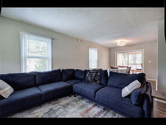 4th image of 1837 Lochlomand Ln SE