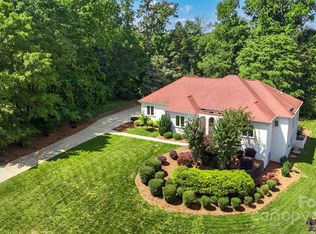 1004 Berwick Ct, Waxhaw, NC 28173