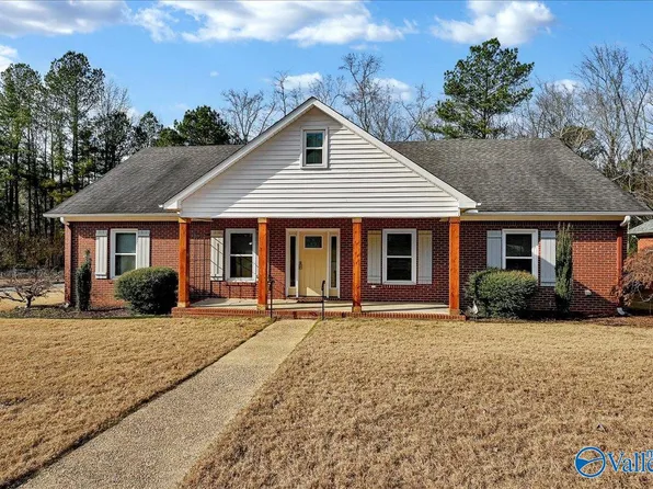 909 Bellemeade St SW, Hartselle, AL 35640