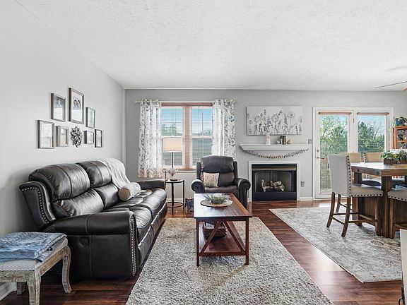 4th image of 395 Jubilee Dr