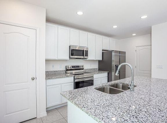 3rd image of 4462 SW Gainsboro Street
