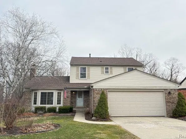 23944 Greening Dr, Novi, MI 48375