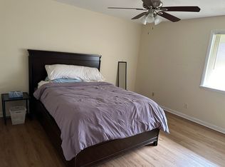 502 Oak Tree Dr, Chapel Hill, NC 27517