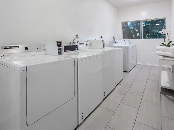 LE Cove, 937 3rd St APT 105, Santa Monica, CA 90403