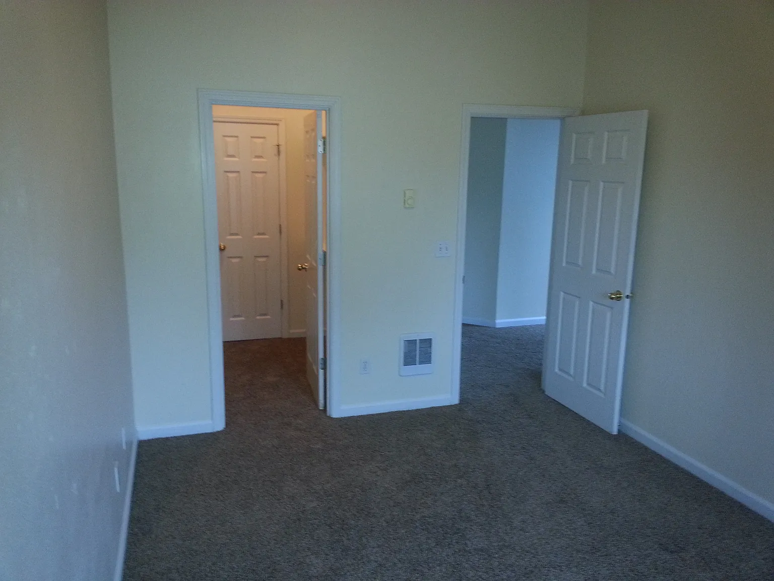 3 bed, 1200 sqft, $1,895 — Photo 4