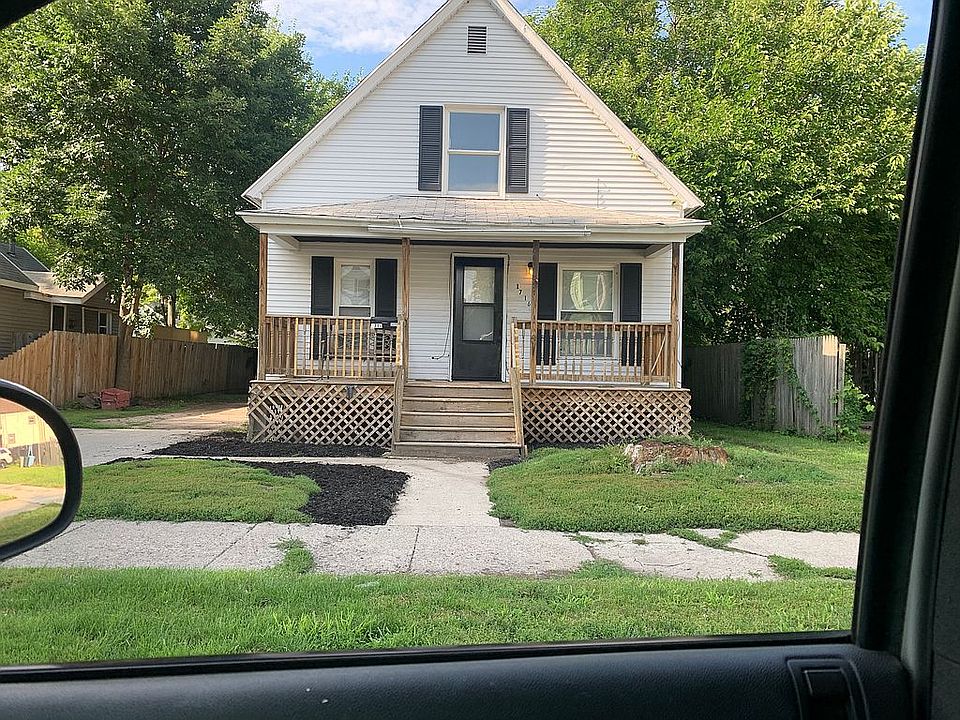 1st image of 1716 Wood St