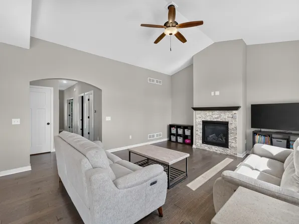 299 Hallmark Way, Sun Prairie, WI 53590