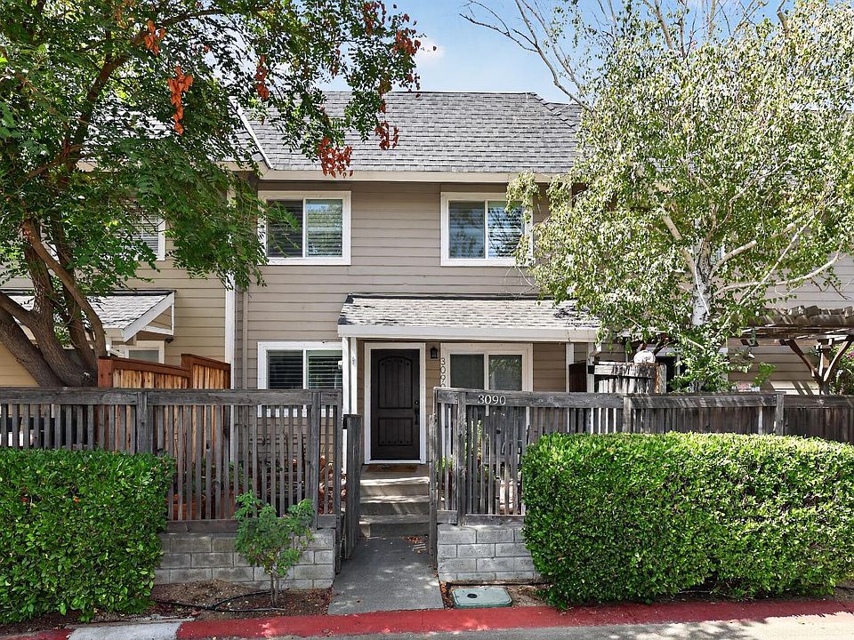 1st image of 3090 Woods Cir