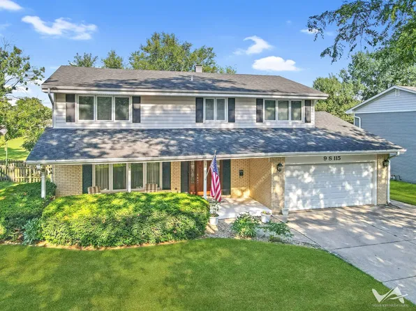 9S115 Nantucket Dr, Darien, IL 60561
