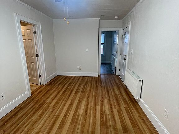 5th image of 37 Railroad Ave #3
