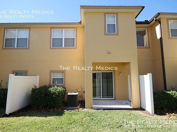 3rd image of 1221 Twin Trees Ln