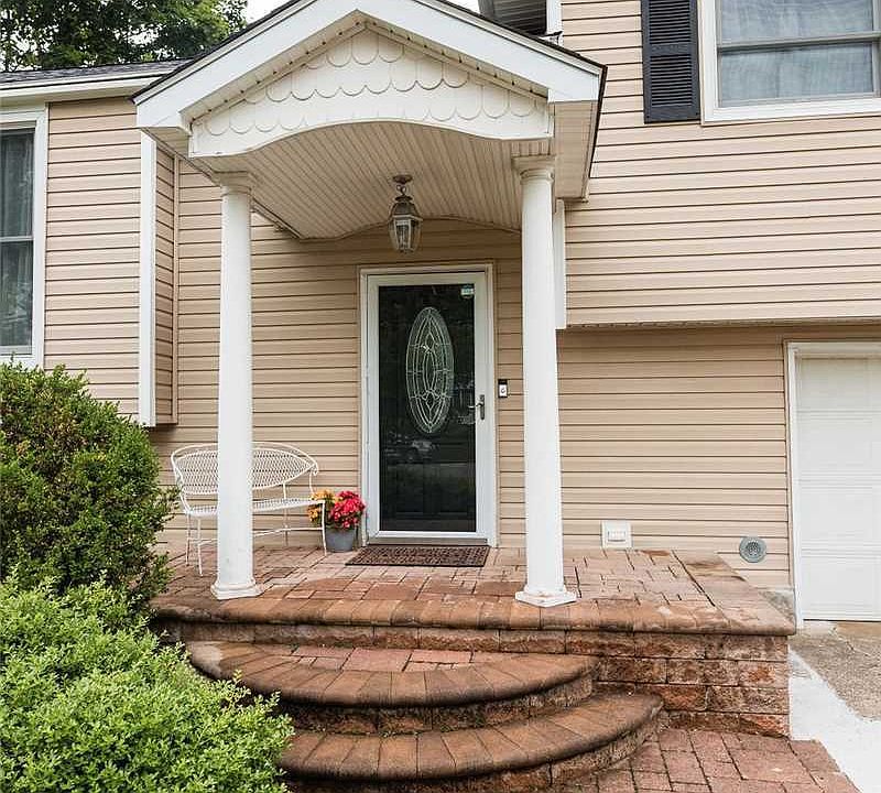 1st image of 4 Metcale Ln
