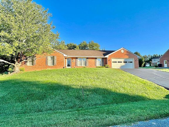 2nd image of 4946 Appletree Dr