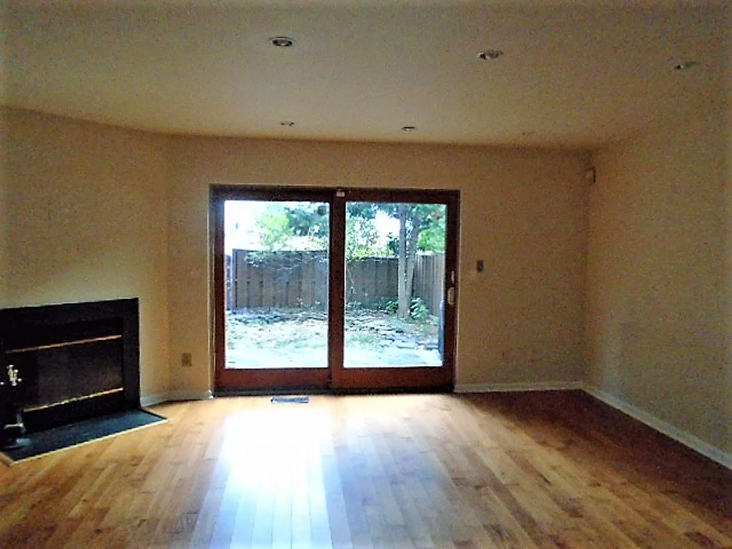 1211 S. Linwood Ave. Huge 3BR, 3.5BA Townhouse in Canton — Photo 4