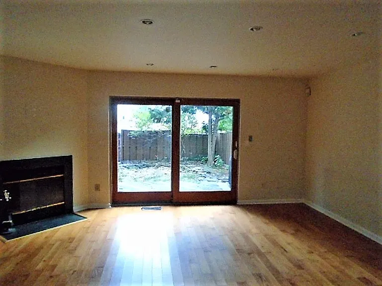 1211 S Linwood Ave — Photo 4