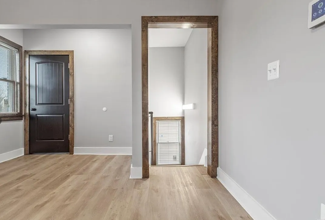 Building Photo - 769 Navahoe St #2