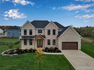 9797 Longleaf Trl, Clarence, NY 14031