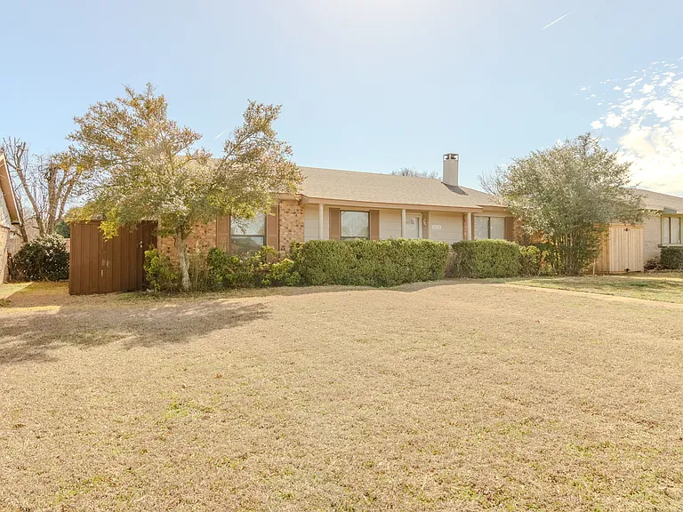 2614 Saint George Dr — Photo 18
