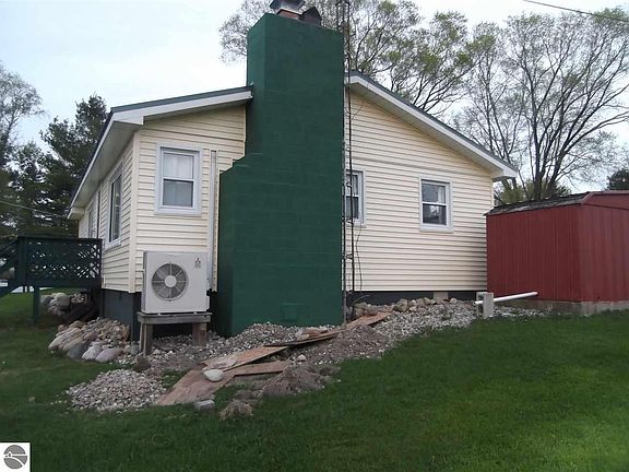 5th image of 5731 E Lake St