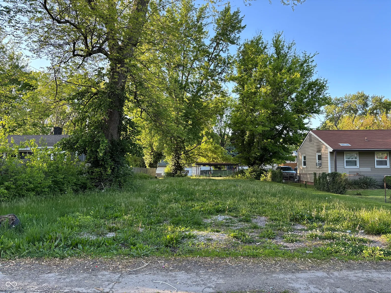 2146 E 34th St photo 1
