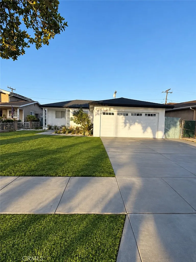 3 bed, 1150 sqft, $4,750 — Photo 2