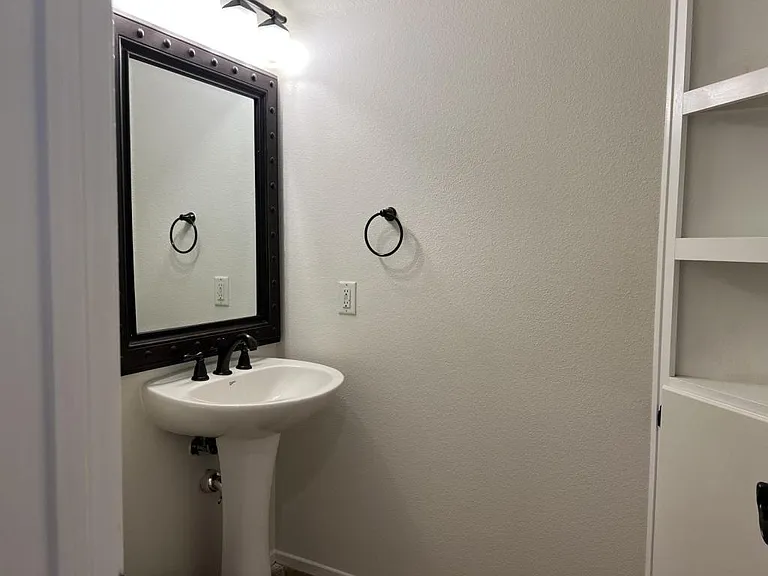 1800 E Lakeshore Dr #504 — Photo 14