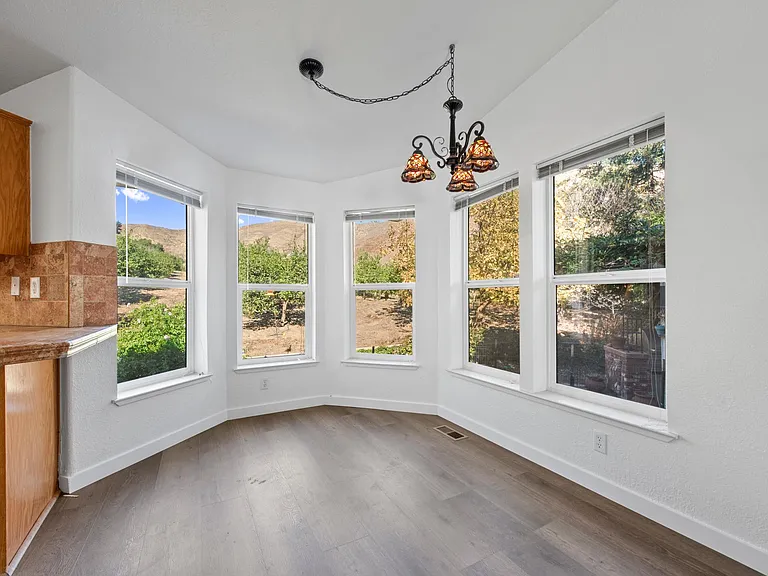 1057 E La Loma Ave — Photo 17