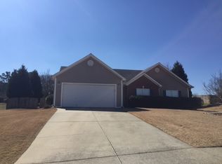 241 Bayou Ln, Winder, GA 30680
