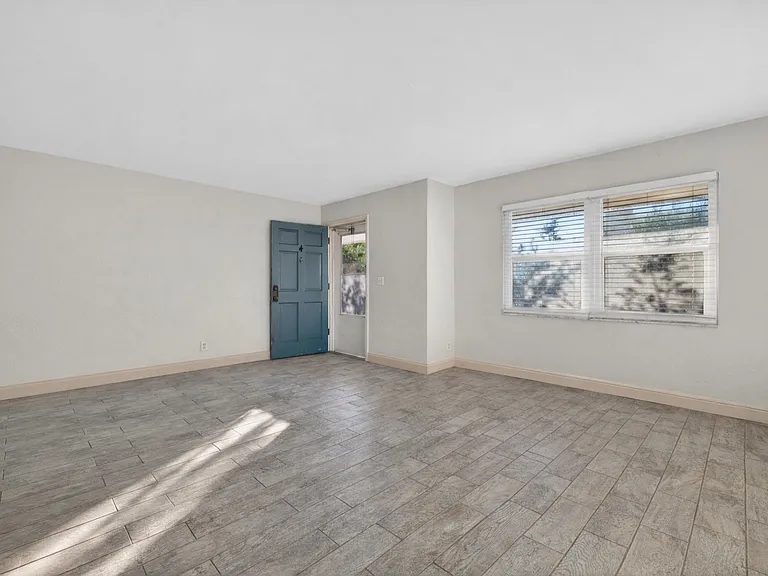 535 12th Ave NE #3 — Photo 14