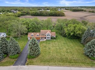 26041 Deer Ridge Trl, Waterford, WI 53185