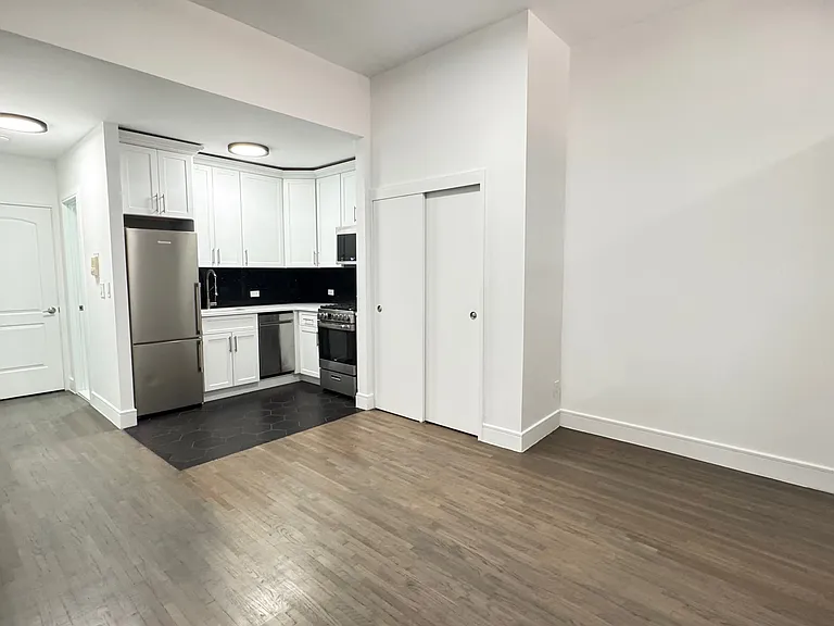 19 E 21st St #4C — Photo 10