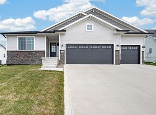 111 Saint Marys Ct, Stuart, IA 50250