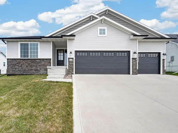 111 Saint Marys Ct, Stuart, IA 50250
