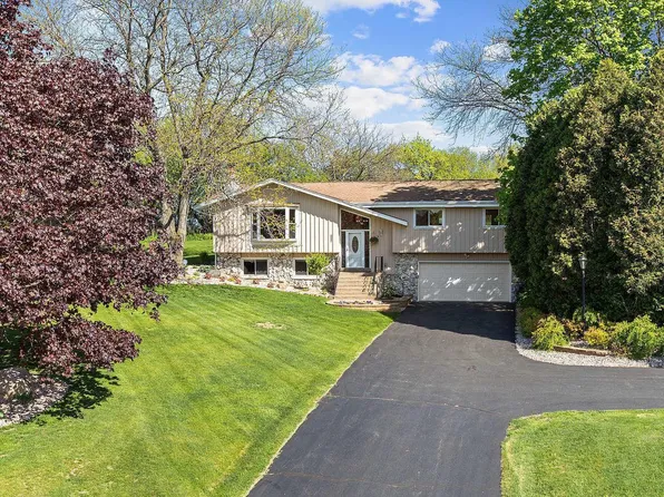 21710 West Ann Louise COURT, New Berlin, WI 53146