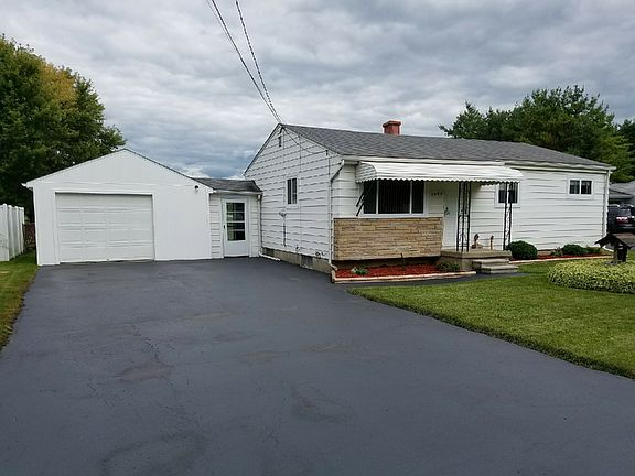 3rd image of 4095 Bristolwood Dr