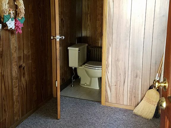 Mud room/Half Bathroom