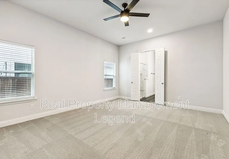 6644 Windfall Dr — Photo 14