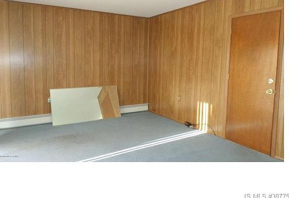 5th image of 6 Saint Andrews Ct