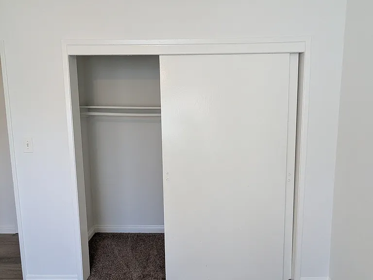 1009 E Grand Ave #1 — Photo 12
