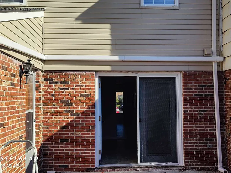 813 S Grosvenor Ct — Photo 40