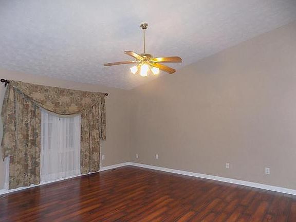 5th image of 235 Chickasaw Cir