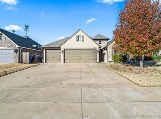 1504 W Boston Ct, Broken Arrow, OK 74012