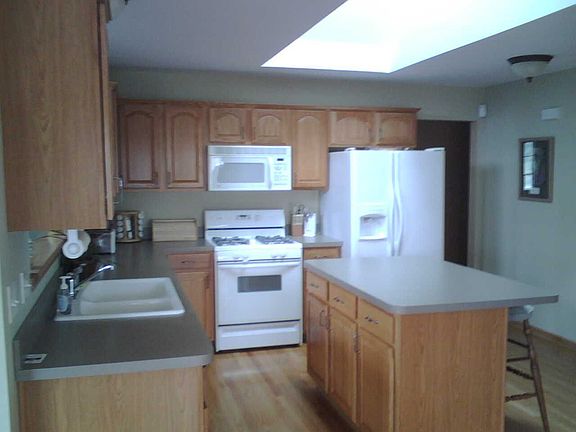 3rd image of 10540 Thornham Ln