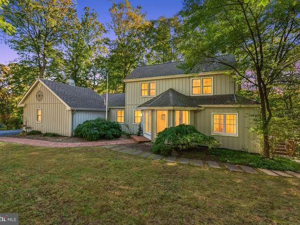 4 Hickory Ln, Chadds Ford, PA 19317