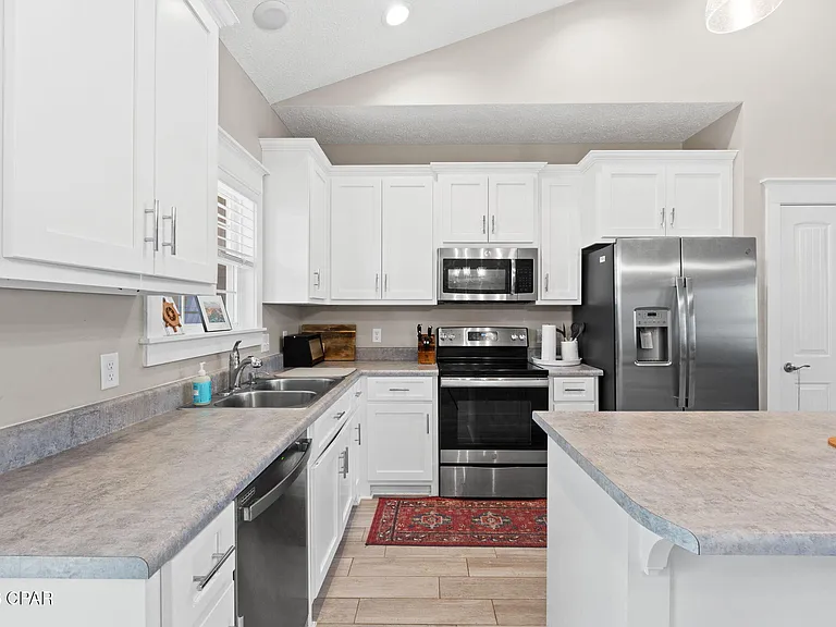 5206 Robins Ct — Photo 15