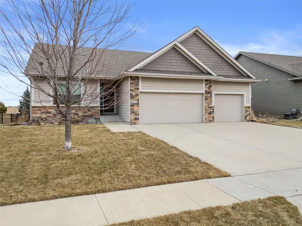 2404 NE 17th St, Ankeny, IA 50021