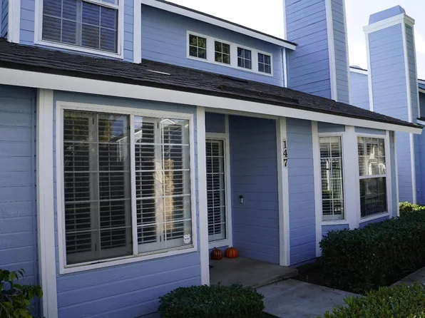 147 W Pilgrim Ln, Clovis, CA 93612