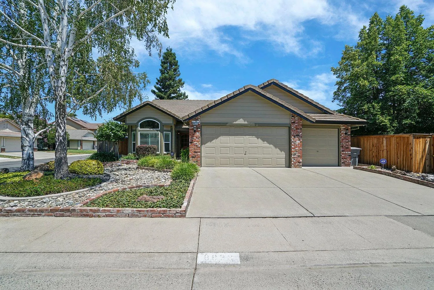 8833 Sonoran Way photo 1