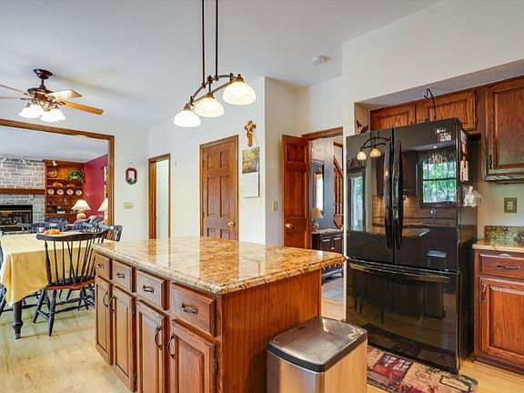 5th image of 1036 Woodtown Dr