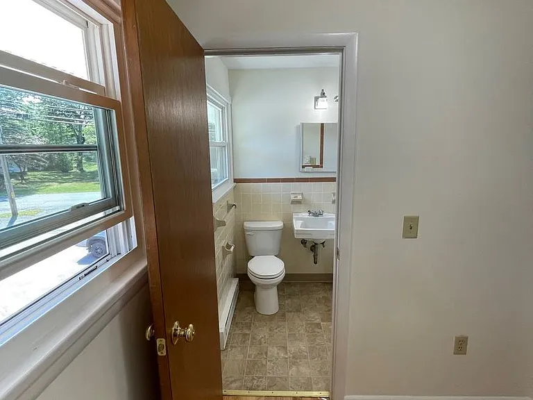 20 A St #5 — Photo 15